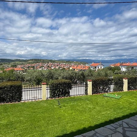 Despoina Meletiadou Nea Roda Buitenkant foto
