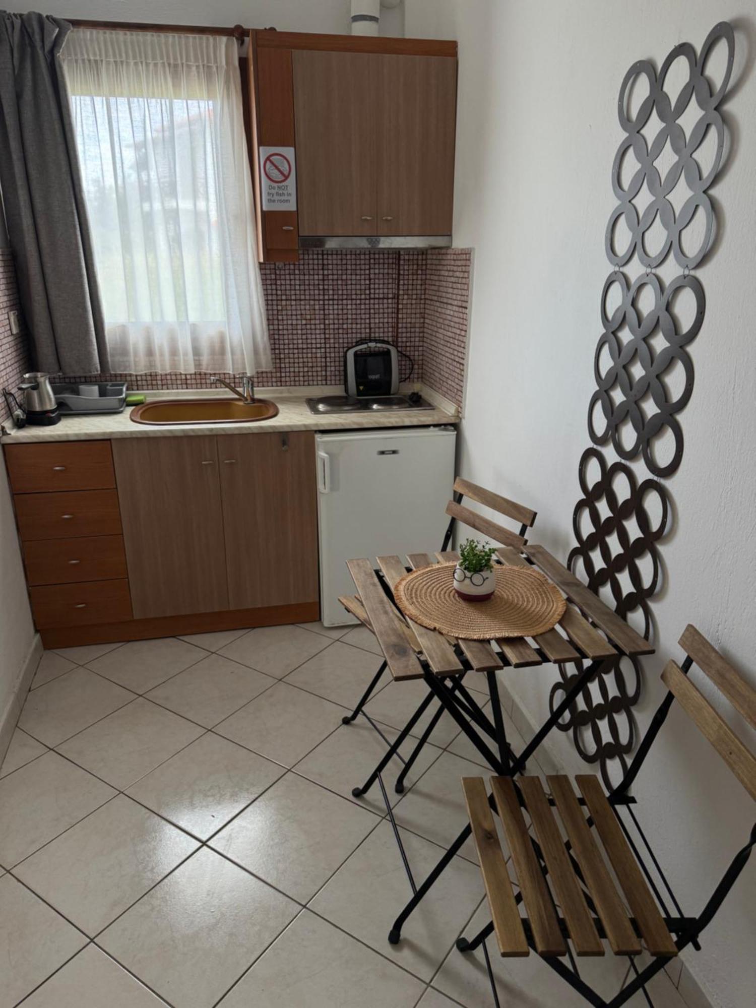 Despoina Meletiadou Nea Roda Buitenkant foto